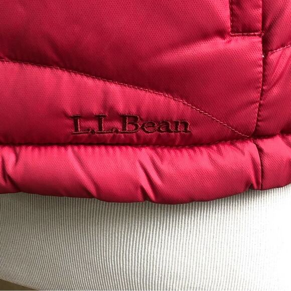 L.L. Bean women’s reversible puffer vest sz M - Picture 4 of 11